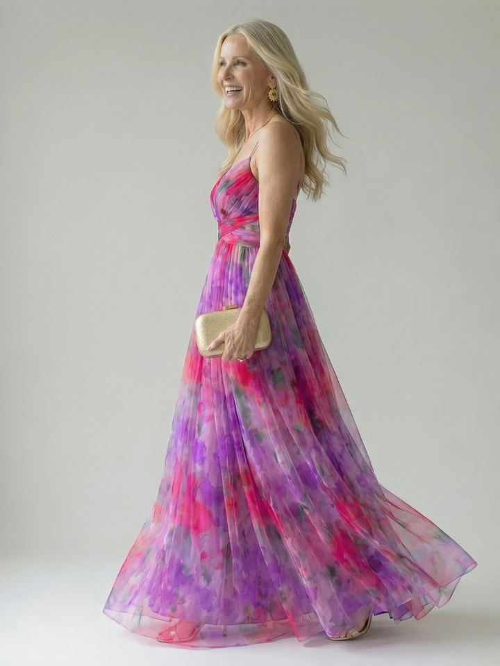 Casual women's wrap maxi dress, sleeveless, soft and flowy, ideal for summer comfort.