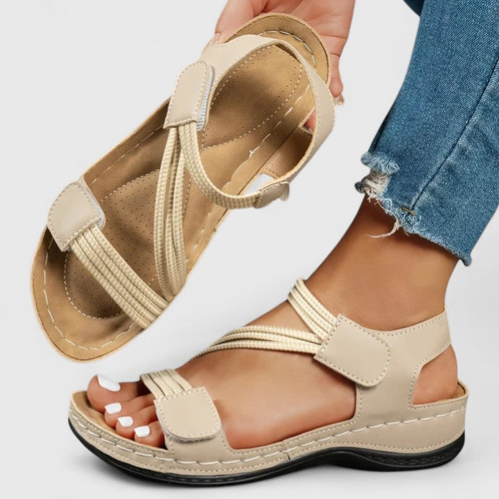 Lightweight women's summer sandals, designed for all-day comfort and essential arch support.