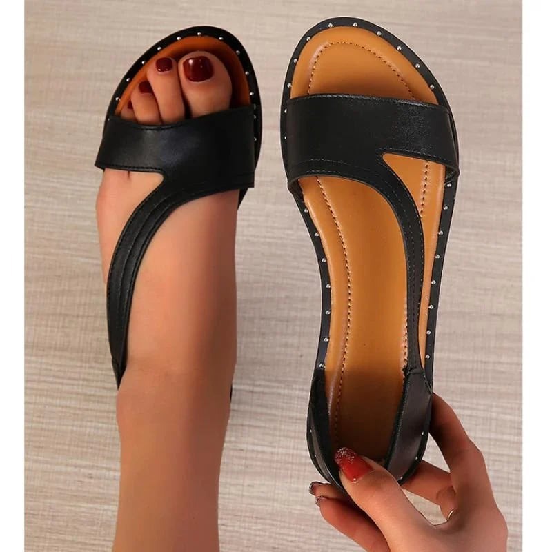 Casual & stylish women's orthopedic sandals, ideal summer footwear with arch support for active lifestyles.