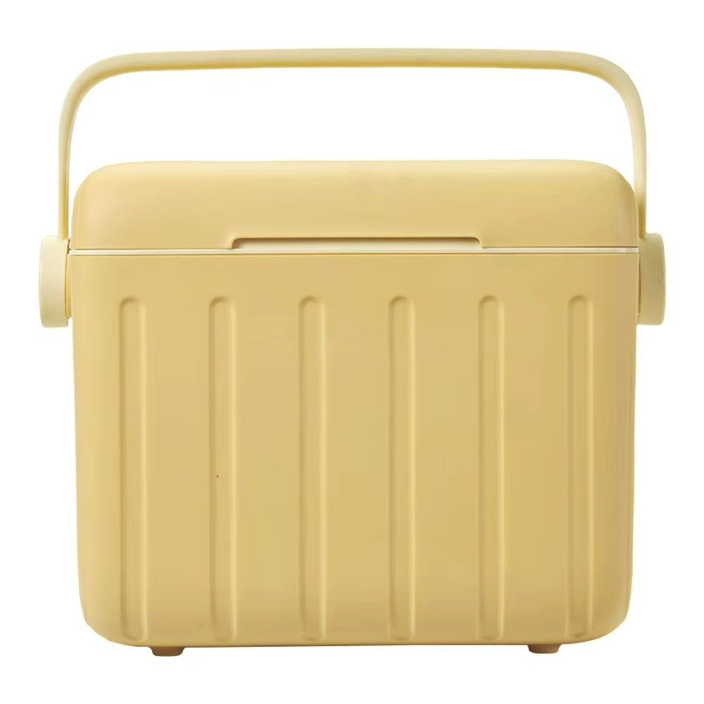 6L portable insulated cooler box keeps drinks cold for picnics, beach, camping, and outdoor travel.