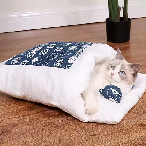 Cat's ComfyCave Plush Bed - Warm & Secure Sleeping Bag for Cats