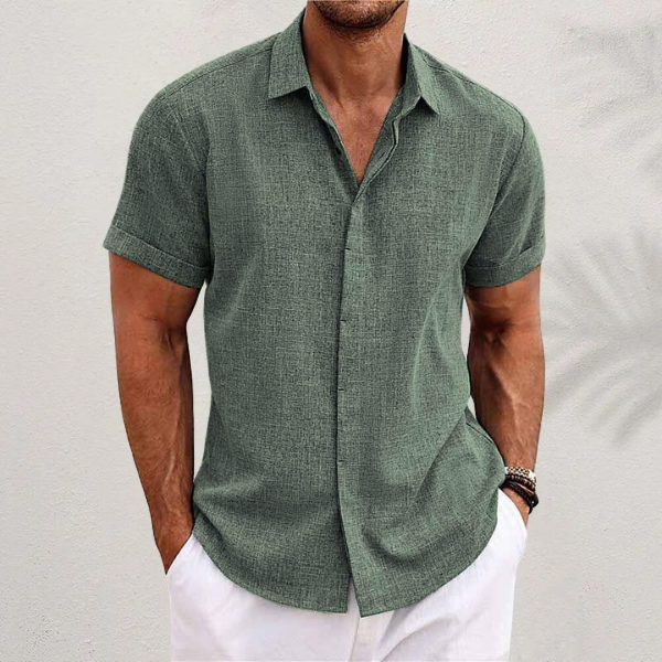 Men's classic collared button-up shirt in a relaxed fit, perfect for versatile everyday summer style.