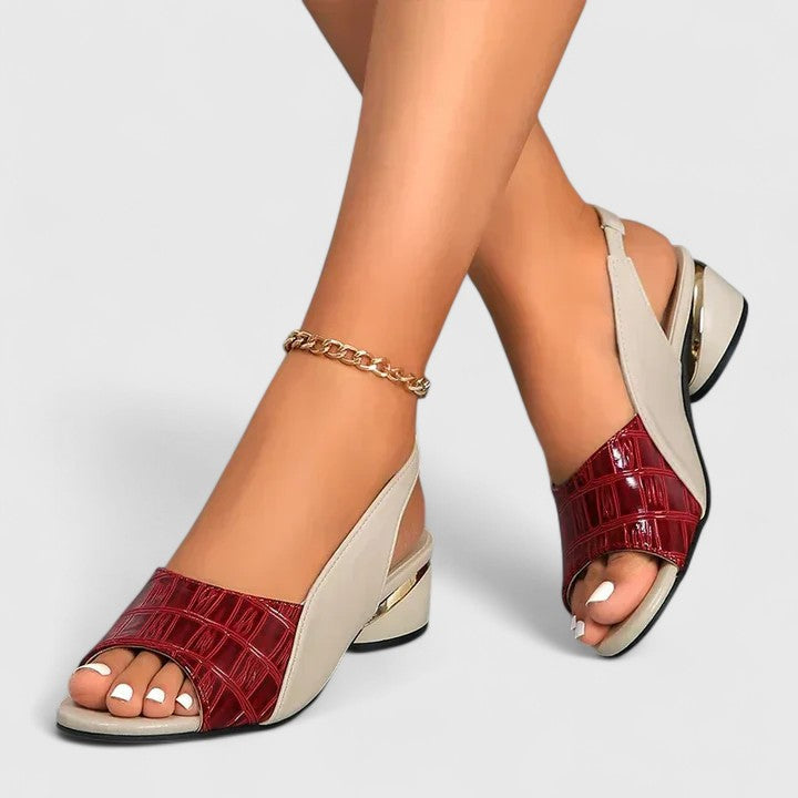 Versatile women's elegant flat open-toe sandals, great for summer casual outfits or travel, ensuring style and comfort.