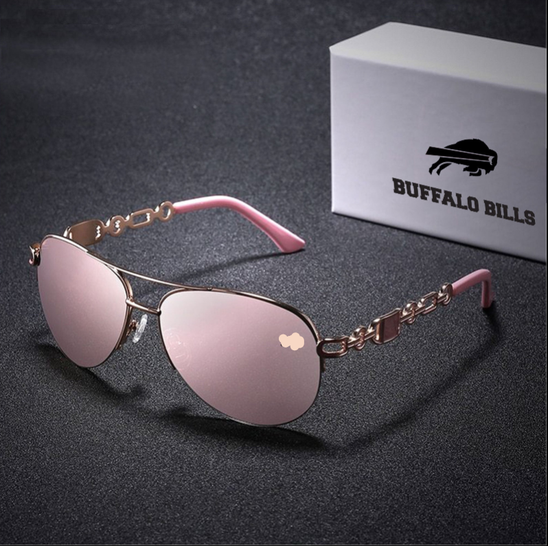 Chic women's sunglasses with polarized lenses, perfect for outdoor activities and eye protection from UV.