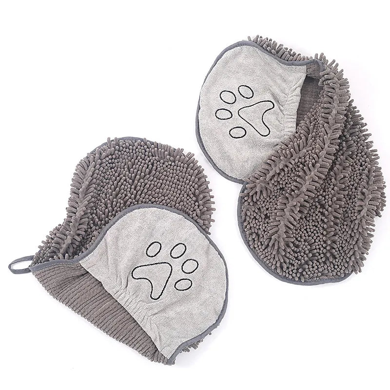 Practical absorbent dog drying glove, perfect for quick pet care, grooming, and removing excess water.