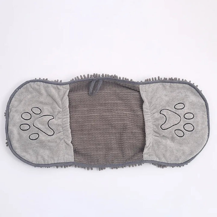 Comfortable unisex dog drying glove, highly absorbent microfiber for effective post-bath drying and pet grooming.