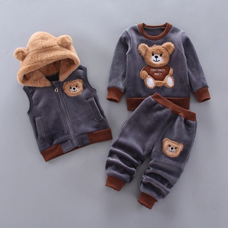 Cute 2-piece bear clothing set for kids. Comfortable infant & toddler fashion. Ideal for cozy wear.
