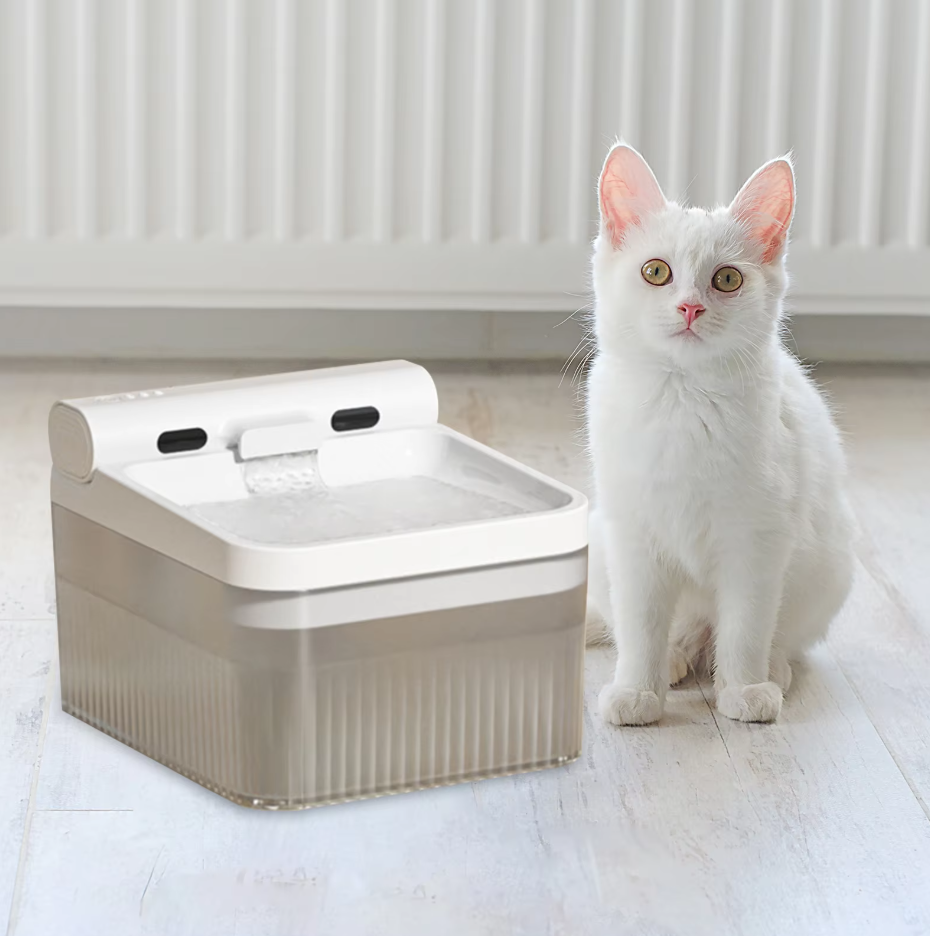 Quiet elephant design pet water bowl for cats & dogs, ensuring serene & fresh drinking for pets.