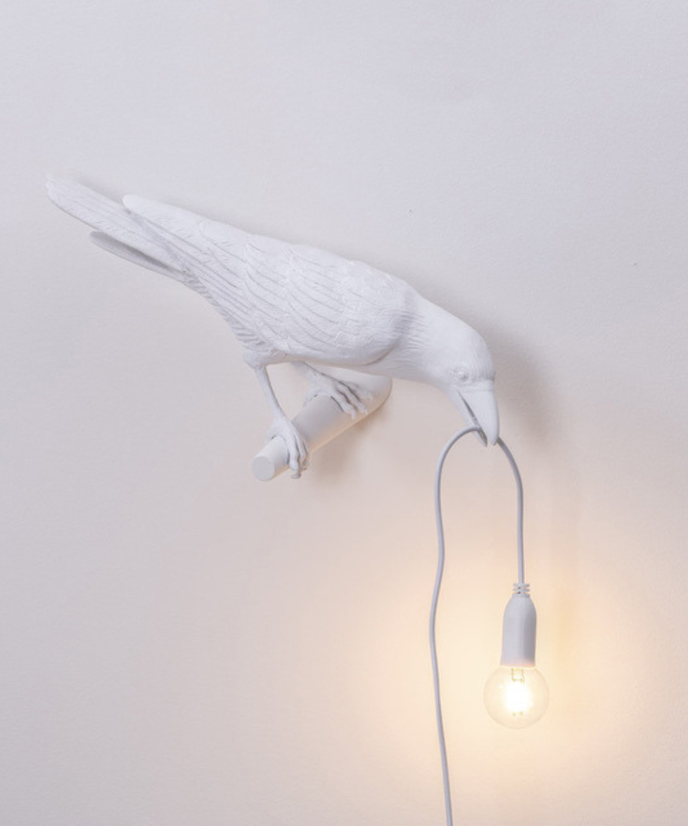 Creative crow table lamp, a striking bird lamp for unique artistic lighting and modern home decor.