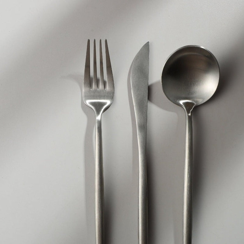 Aurora Cutlery Set, an elegant upgrade for your dinnerware collection.