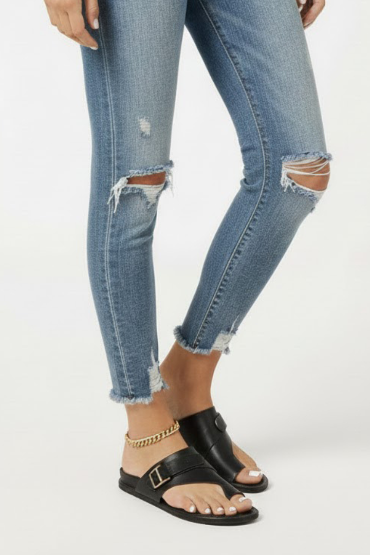 White women's everyday sandals featuring stylish buckle detail, perfect for casual wear