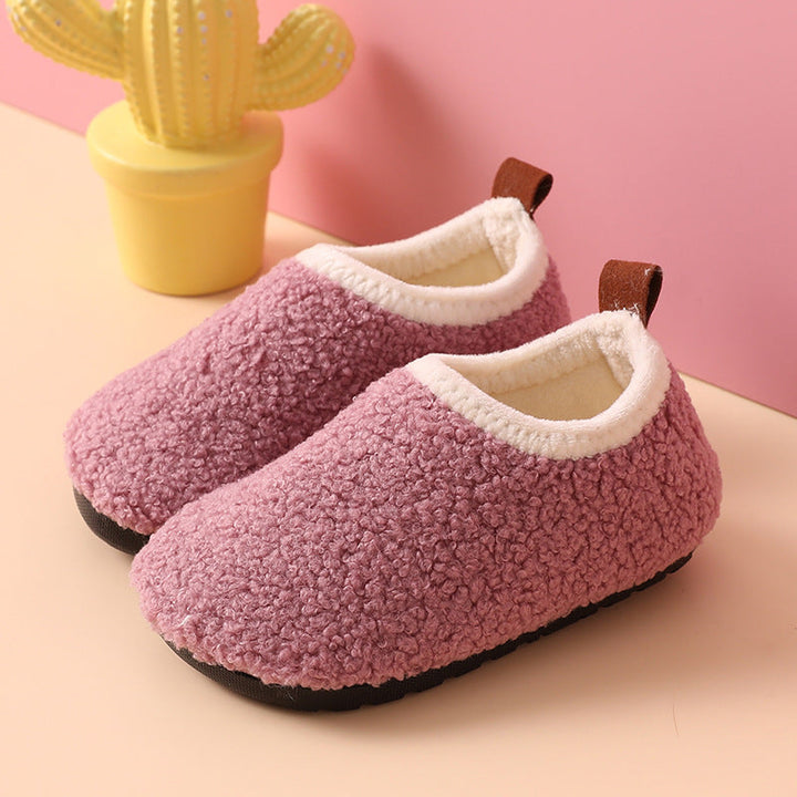Boys' cozy winter slippers with non-slip sole for warm and safe indoor play. Perfect children's footwear.
