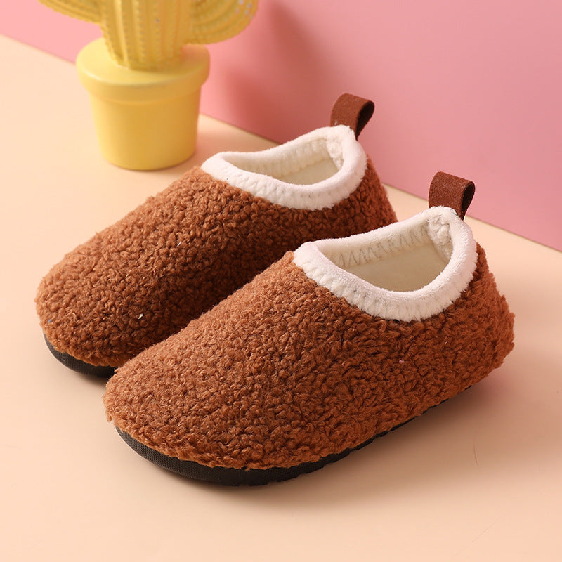 Soft toddler home shoes, non-slip for safe play. Cozy children's footwear for warmth in fall/winter.