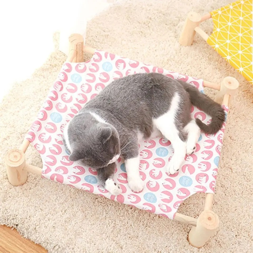 Breathable mesh cat bed, elevated pet furniture for feline comfort.