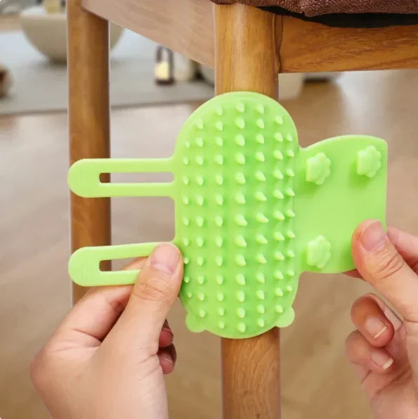 Soft silicone cat brush for gentle itch relief. Perfect scratching tool for grooming & pet comfort.