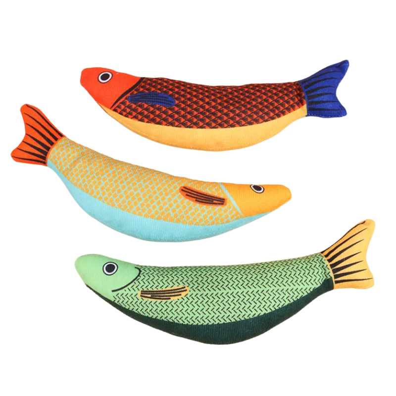 Lifelike plush fish cat toy infused with catnip to stimulate feline hunting instincts & provide dental health.