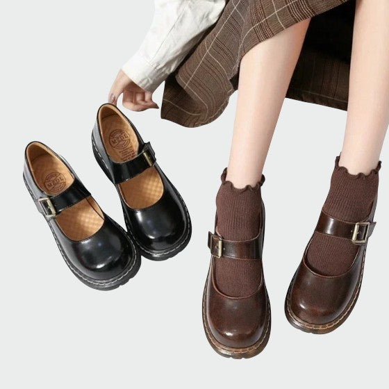 Dress shoes: Women's classic Mary Jane with block heel in black leather, perfect elegant footwear