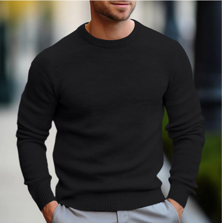 Comfortable men's classic crew neck long sleeve knit sweater, a soft pullover for everyday casual wear.