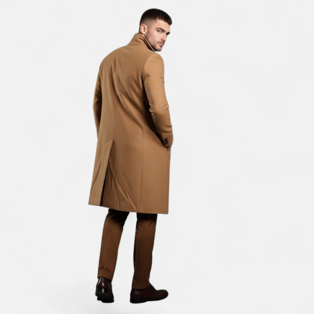 Stylish grey men's mid-length trench coat, casual Oxford style outerwear with details.
