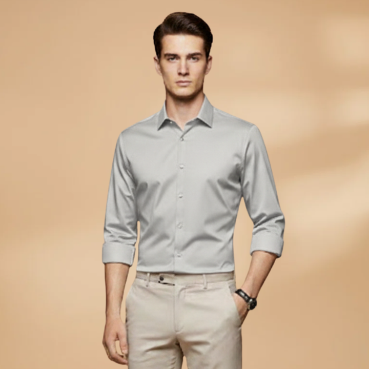 Versatile men's classic button-down shirt, long sleeve design in light blue, perfect for daily wear.