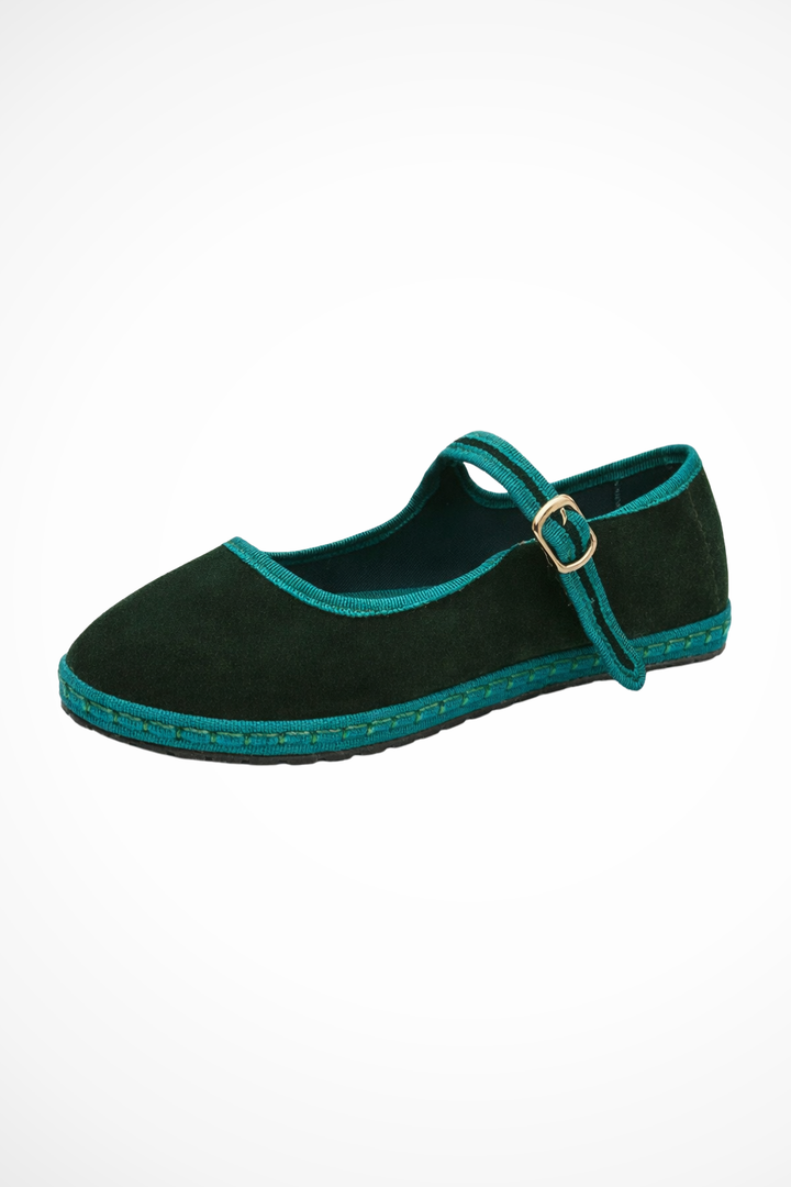 Everyday elegant women's round toe Mary Jane flats with a secure buckle strap for classic style.