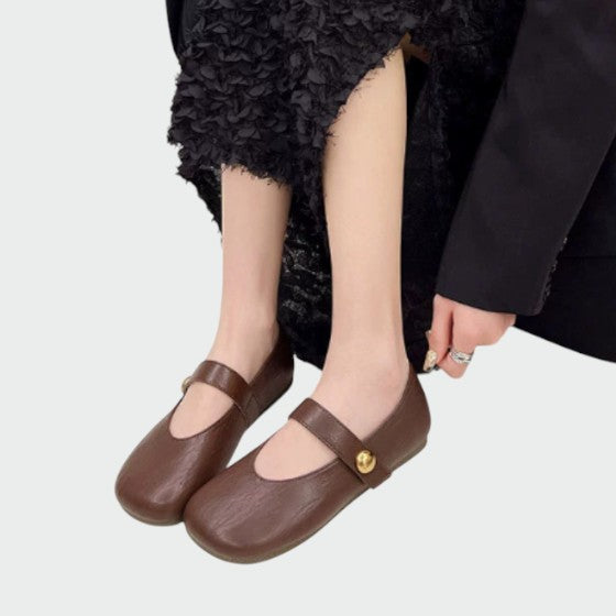 Comfortable women's Mary Jane shoes, timeless style, round toe, button closure