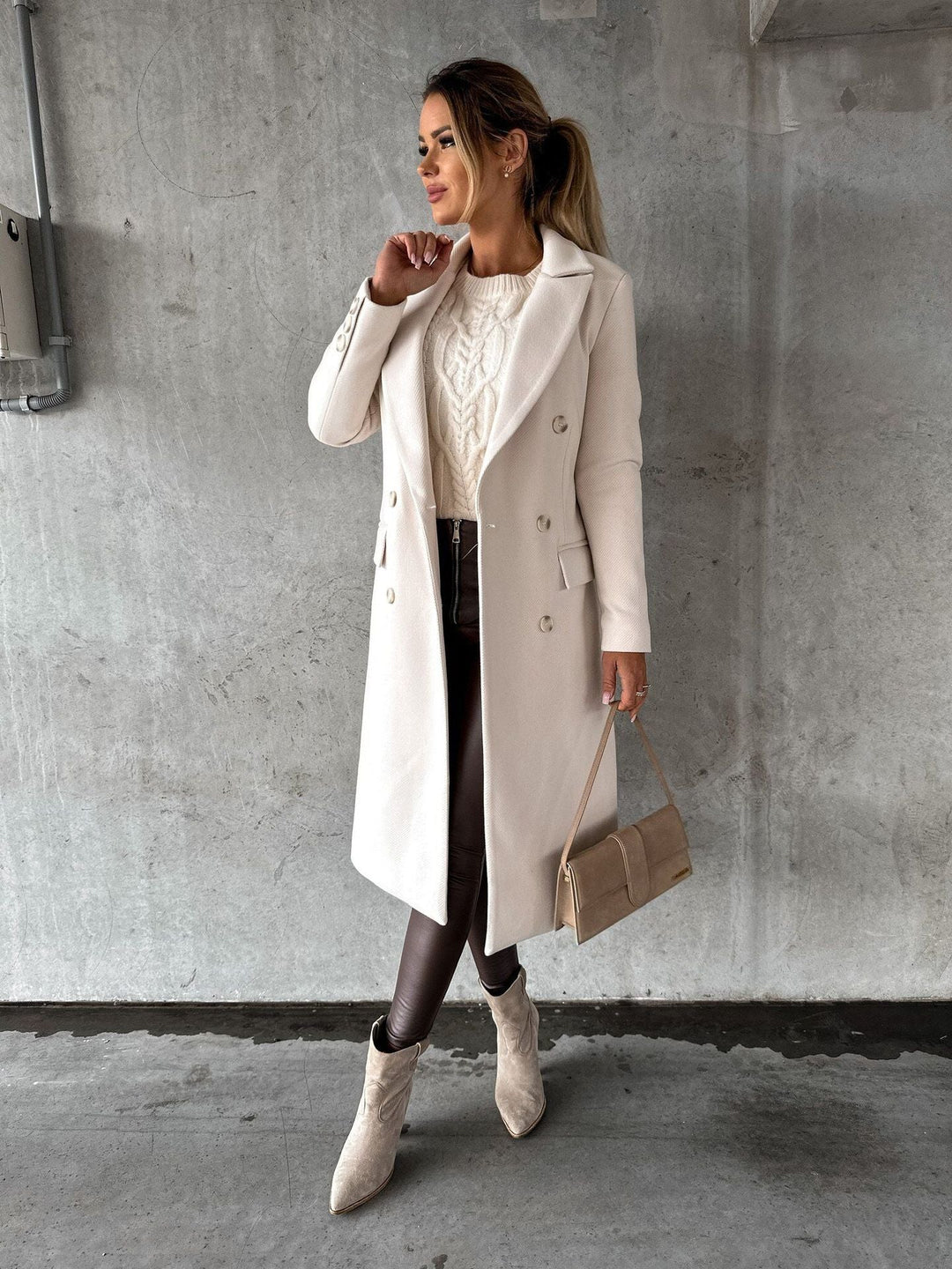 Warm women's winter jacket, double-breasted, for stylish everyday wear & comfort.