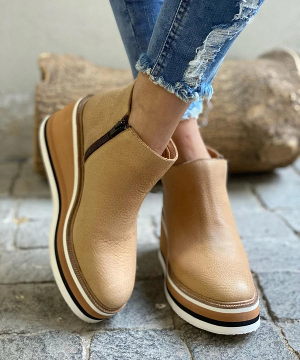 Beige women's comfort ankle shoes with a wedge heel, ideal for versatile everyday styling