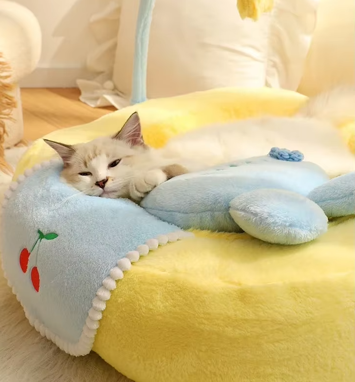 Soft duck pet bed designed for ultimate feline comfort & play. Washable cat bed.