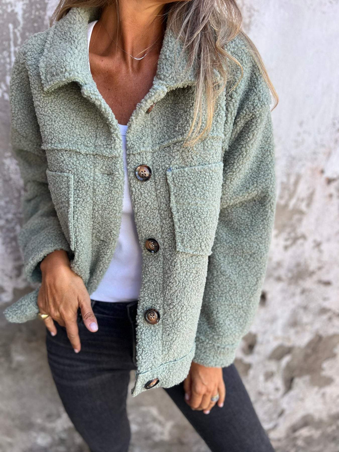 Stylish women's everyday jacket in pink, cozy and relaxed fit, ideal hip-length casual outerwear.