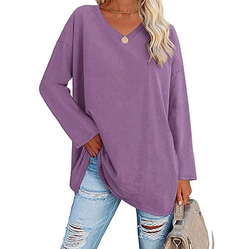 Cozy women's oversized sweater, perfect for comfortable everyday wear in fall & winter.