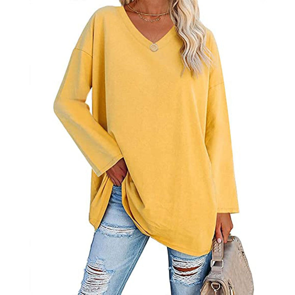 Relaxed fit women's oversized sweater, offering a comfortable and chic look.