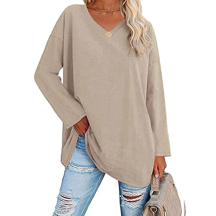 Effortlessly stylish women's loose pullover, a cozy long-sleeve oversized sweater.