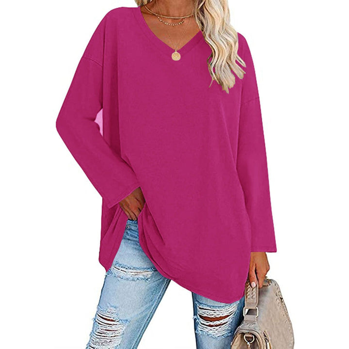 Comfortable women's oversized sweater, great for casual layering and everyday wear.