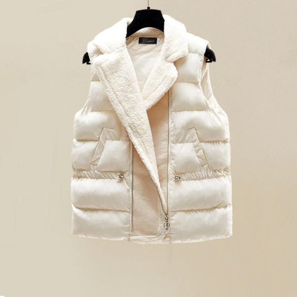 Warm coordinated winter set for women, ideal for cozy loungewear fashion and relaxed comfort