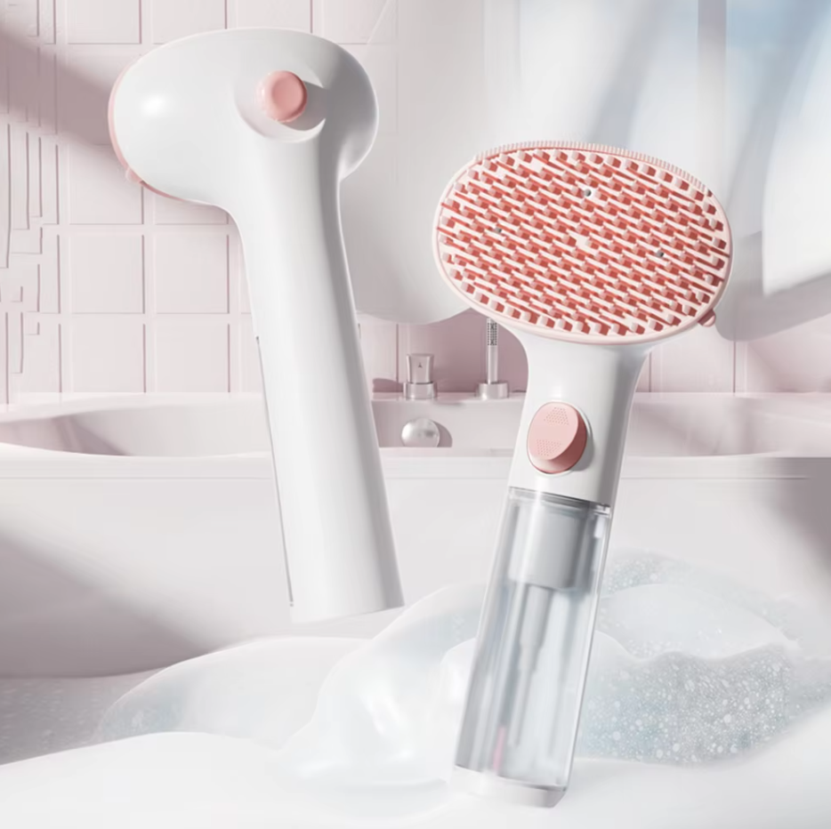 Pets' dry foam brush with integrated dispenser for quick & easy waterless pet grooming of dogs & cats.