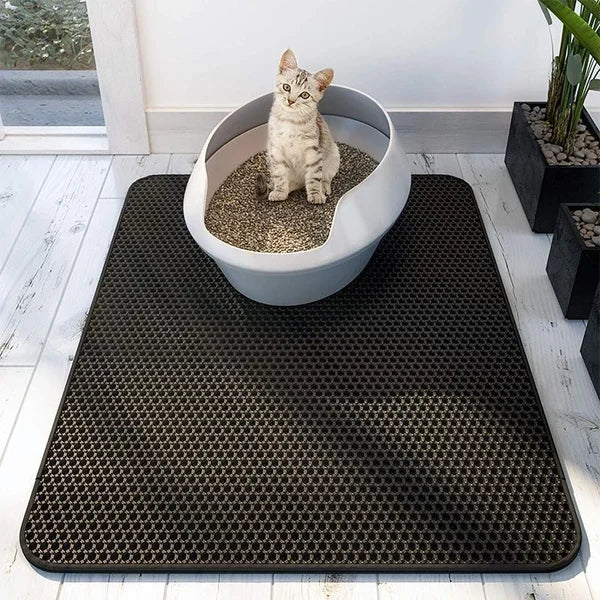 Dual-layer cat litter mat with honeycomb design traps litter effectively, keeping floors clean & hygienic.