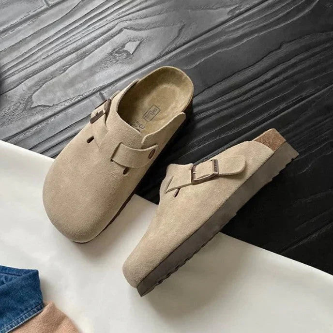Elegant beige unisex sandals for summer comfort. Durable & versatile slip-resistant footwear for casual wear.