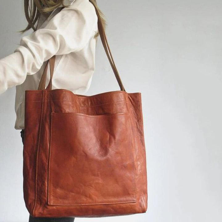 Stylish women's tote bag in faux leather, a versatile handbag for casual and office wear