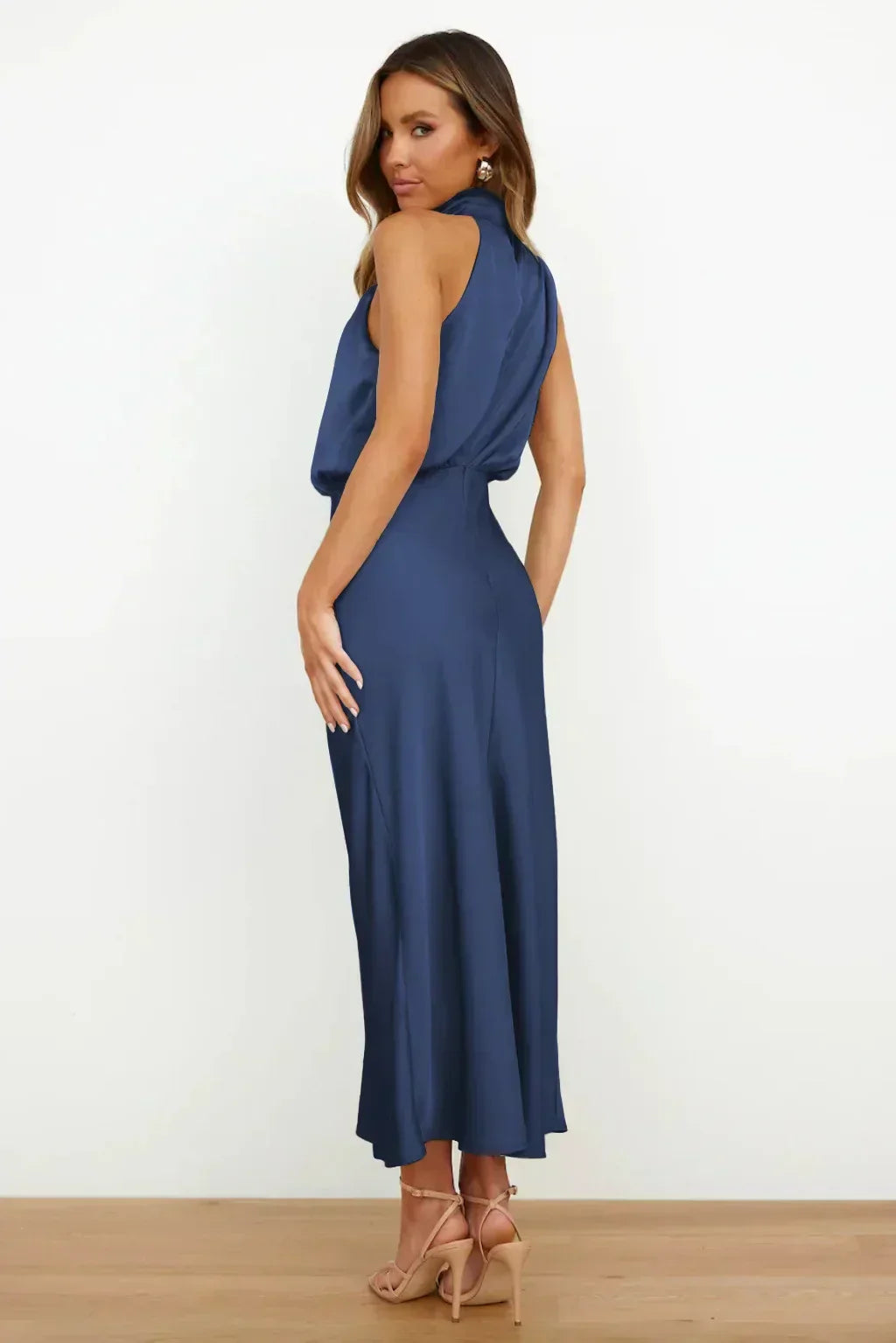 Modern women's halter neck evening dress, a must-have for summer formal events