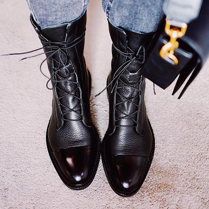 Fashionable women's high heel comfort boots with a sophisticated silhouette, perfect for any occasion.