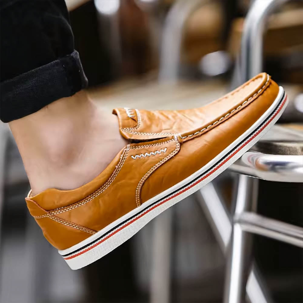 Elegant black men's loafers for effortless style, comfortable slip-on dress shoes, versatile casual footwear.