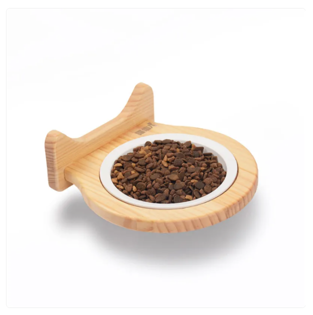 Modern pet feeder: wall mount cat food bowl featuring a beautiful cloud wooden frame. Sustainable and space-efficient.