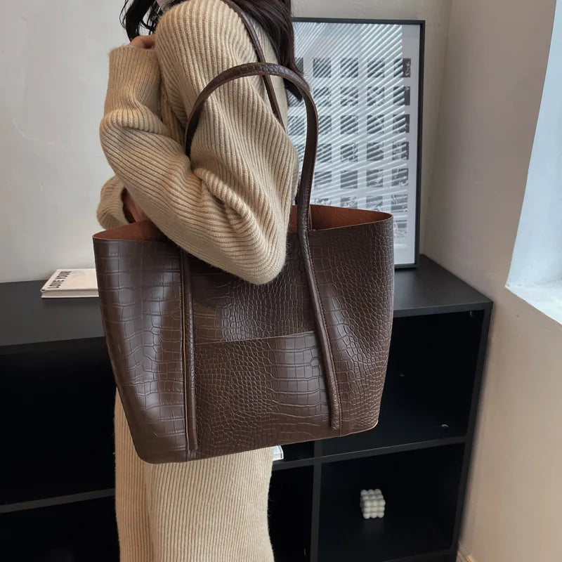 Women's croc embossed shoulder bag, classic black leather handbag, perfect daily essential
