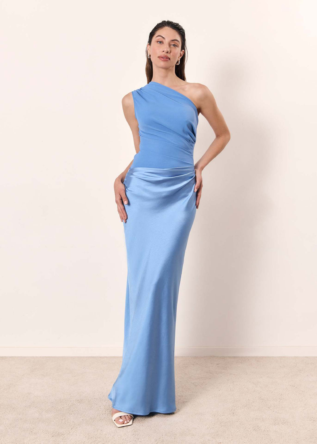 Versatile women's elegant flowing maxi dress, transitioning smoothly from day casual to evening formal.