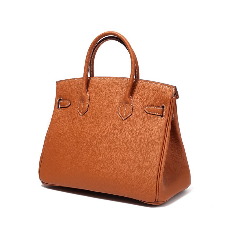 Modern chic women's leather bag, a versatile everyday fashion accessory.