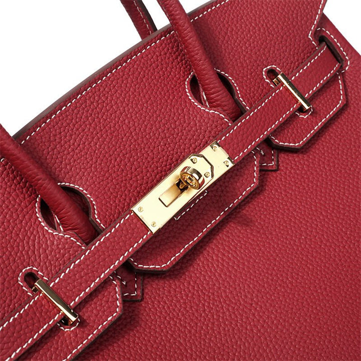 Timeless elegant women's leather bag, a genuine leather luxury accessory.