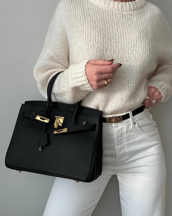 High-quality women's leather purse, a luxury everyday chic accessory.