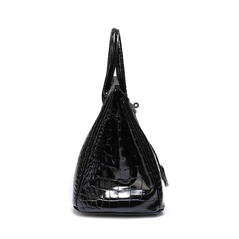 Beautiful luxury women's leather shoulder bag, organized for daily elegance.