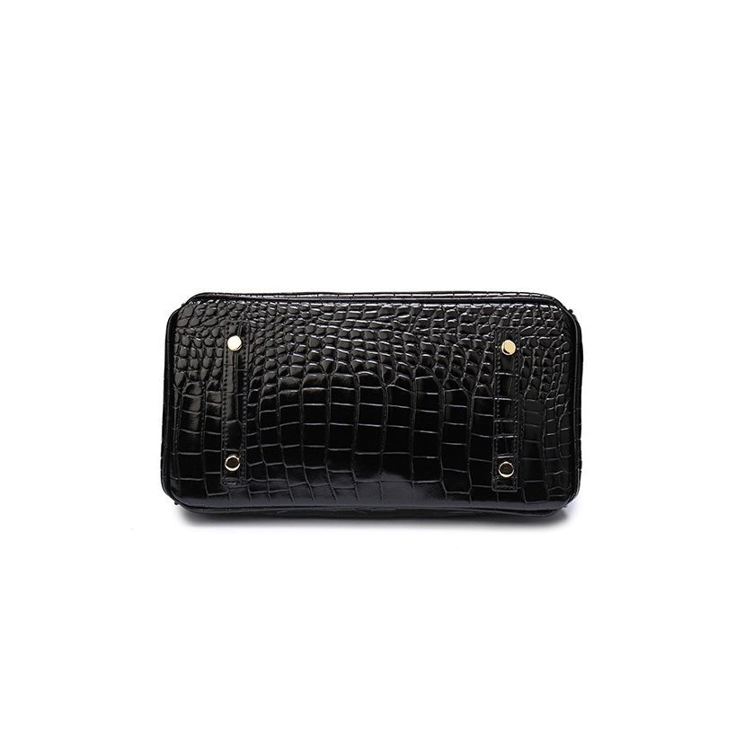 Fashion-forward genuine leather women's bag, elegant for daily wear.